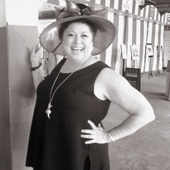 Meet your Posher, Lisa - Picture 1 of 1